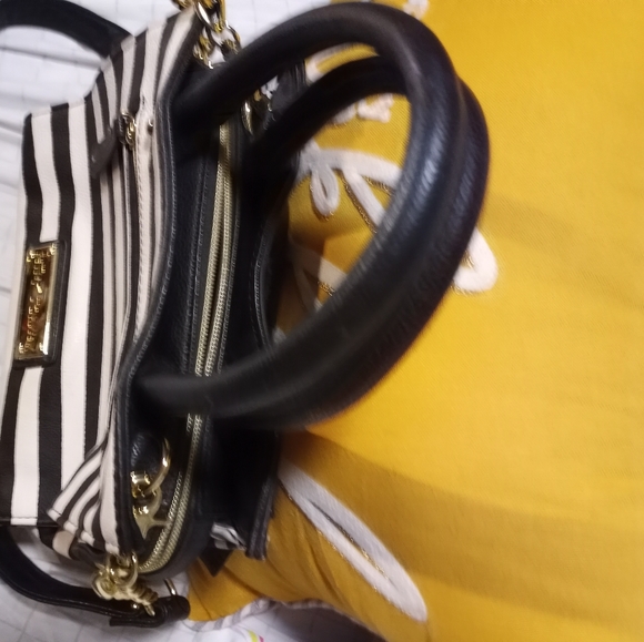 Purse - Picture 3 of 8